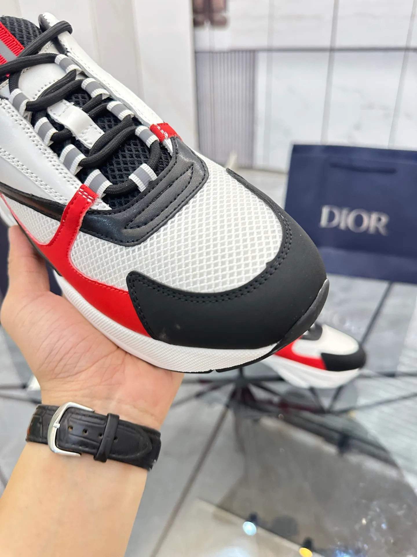 Men's shoes: 💰P460¥ Ready in Guangzhou, fully packaged Product trademark: Dior* "Dior*" low-top casual shoes Regular size: 38-46 (can be customized to 47) B22 Product materials: imported cowhide leather upper spliced ​​with original fabric, breathable lining, original outsole. Number: 920